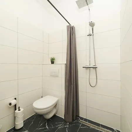 10d 55qm Wi-fi Free Parking Calm Back House